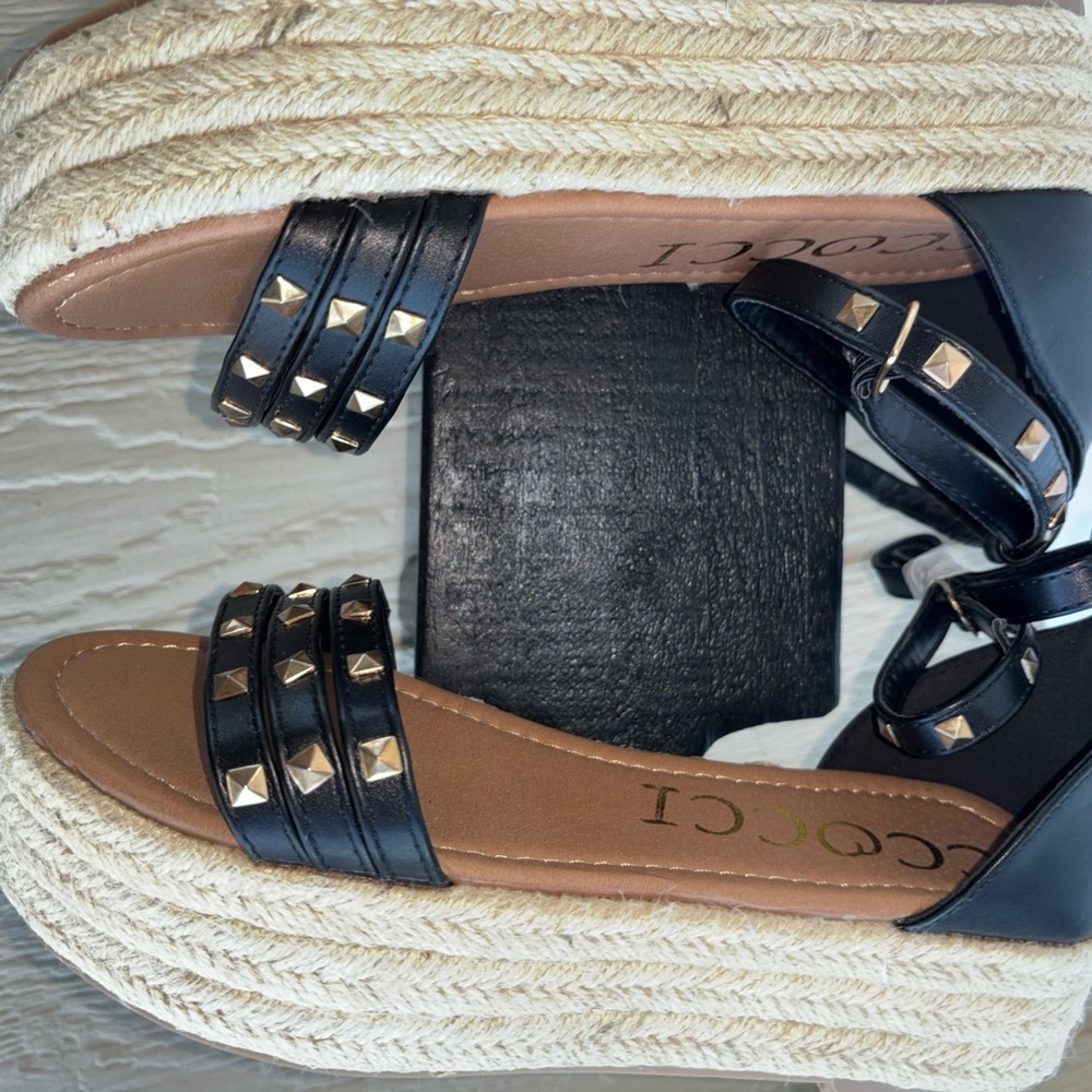 Coccoli Black Sandals with Strappy Design - Picture 12 of 12